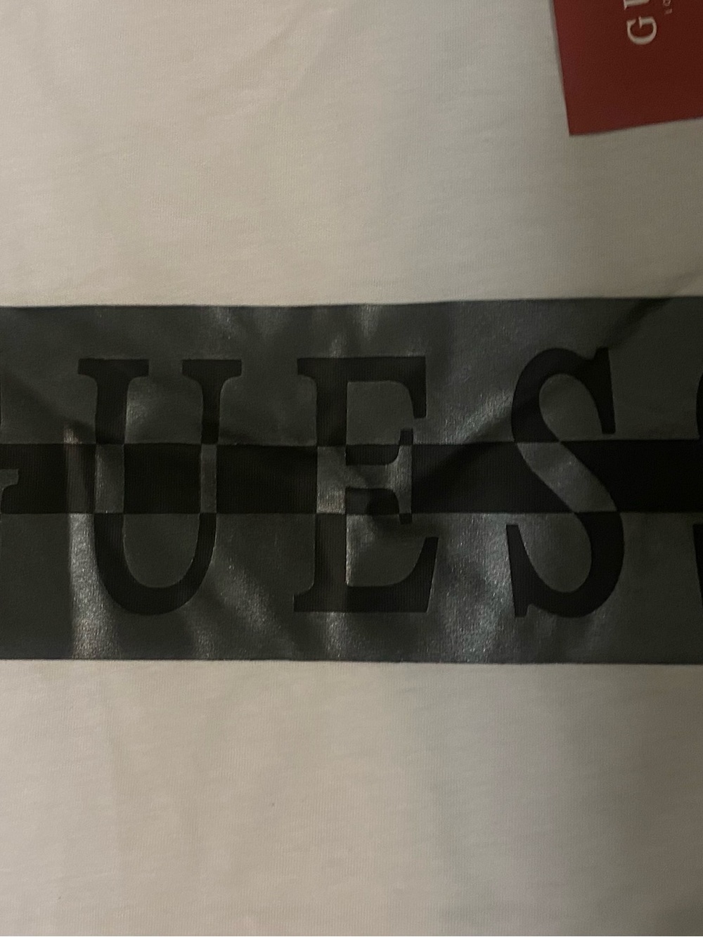 GUESS Men's White Short Sleeve Crew T-Shirt with Red Logo Tag - Picture 3 of 4